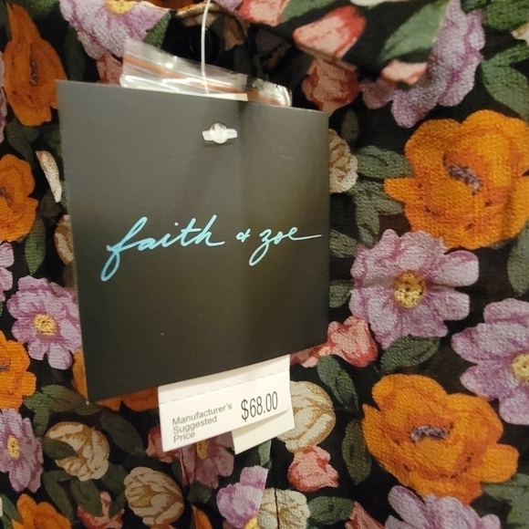Faith + Zoe Floral Button Down Top Size 2X - Picture 3 of 6